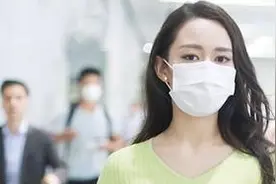 吉娜的身材女人堆里罕见，针织衫配紧身裤，"上紧下紧"女人味足图片
