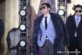 粉丝们又爱又嫌弃的明星，自带幽默细胞，但是也太不注重形象啦图片