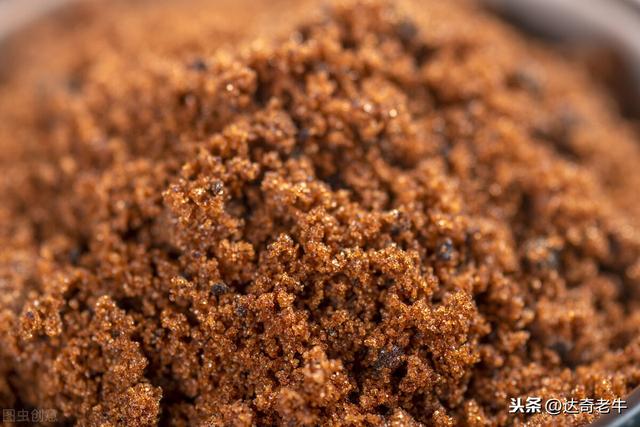 熬制黑糖膏：偷加一味中药，不仅延长保质期，诱钓鲤鱼更有效