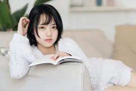如何有效地追到女生？讲究“天时、地利、人和”，缺一不可图片