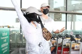 这一对真的很甜！钟丽缇夫妇现身机场，机场摆拍大秀恩爱图片