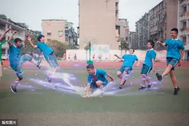毕业季，又是羡慕别人毕业照的一年图片