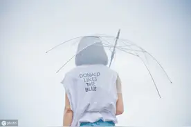 小说：叶要落花要开，人要恋爱，霸道少爷看上了小女佣她就跑不掉图片