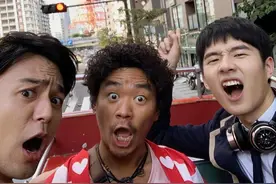 日本影帝晒《唐探3》合影，王宝强稳居C位，对方称：重要的伙伴图片