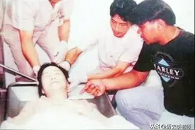 10张邓丽君老照片：图3和成龙罕见合影，图9死后遗容出现了巴掌印图片