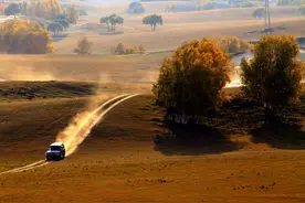 摩旅骑行游草原，体验不一样的生活乐趣，享受自由飞翔一般的感觉图片