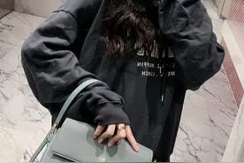 简佰格时尚方形链条邮差包图片
