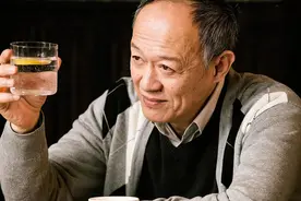 金士杰：养猪出身逆袭成老戏骨，娶了小25岁的学生，成人生赢家图片