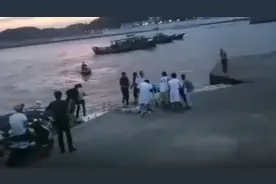 浙江温州一对新人海边拍婚纱照时被浪卷走，新娘及化妆师遇难图片