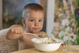 别错过宝宝独立吃饭“黄金时段”，抓住黄金阶段，告别给宝宝喂饭图片