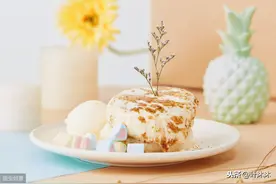 轻松下午茶之松软可口的舒芙蕾，云朵般软，蛋糕与水果的绝佳搭配图片