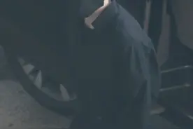 蔡徐坤一身黑衣现身机场，录制青春有你得到认可图片