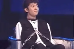 易烊千玺被绑凳子上？时尚圈的链子有点厉害图片