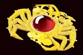 美女拿房子换一螃蟹，后房子涨了700万来鉴宝，专家：螃蟹也疯狂图片