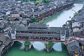 9张凤凰古城航拍美景，适合做手机高清壁纸，iPhone和安卓通用图片