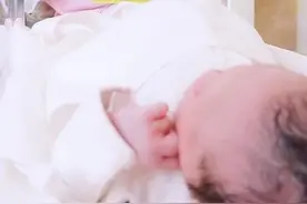 40岁奥运冠军刘璇生娃！二胎喜得小棉袄，和儿子一起出镜太幸福图片