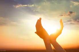 女生因连续加班崩溃：生日都要加班，身为打工人的我太难了图片