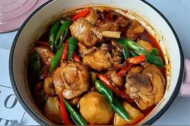 【芋儿鸡】鸡肉细嫩、芋儿绵软，吃了3碗米饭。做法超级简单图片