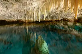 世界最大“水晶洞” 美丽非凡却可夺命(图)图片