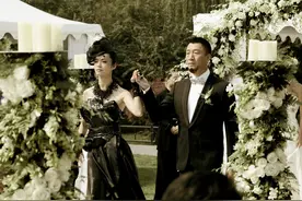 婚纱才不只有白色！姚晨、戚薇、安以轩穿上黑色婚纱，高贵又惊艳图片