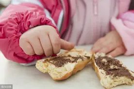多大的孩子可以吃零食了？图片