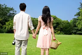 女人对男人“暗示”这四句话，说明你不是她的菜，别再浪费时间了图片