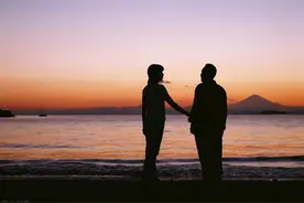 八个时刻，陪在伴侣身边图片