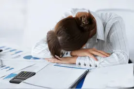 终于走上了我当初最不想走的路，如果不是被逼无奈谁会做老师图片