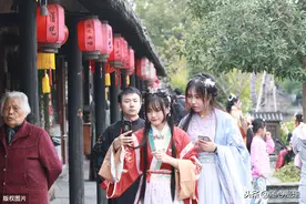 中国传统十二花神亮相西塘花朝节，活动吸引了不少汉服爱好者图片