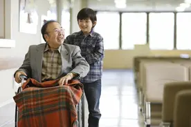 和老年人聊天聊什么？图片