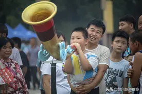 喊泉入驻江西赣州！喊得越响，喷泉喷得越高，还可以喊出彩虹图片