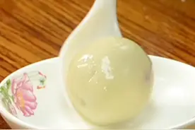 紫薯+糯米粉超简单，想吃甜在家做紫薯汤圆，咬一口软糯香甜图片