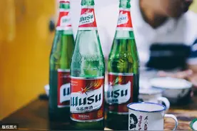 市面上那么多啤酒，为何只有新疆的乌苏最刚烈？没酒量不敢试一口图片