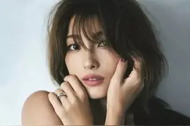 佐佐木希闺蜜被曝婚外情，同时出轨俩已婚男士，黑历史太多遭抵制图片