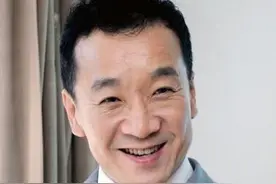 著名笑星刘亚津：为40块演出费“无暇”陪产妻子，今61岁生活幸福图片