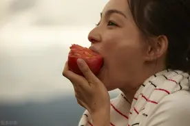 女生爱吃是有原因的，真的不怪她们图片