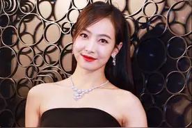 穿“抹胸裙”怕露、怕掉？学会5个套路，告别尴尬，美得让人心动图片