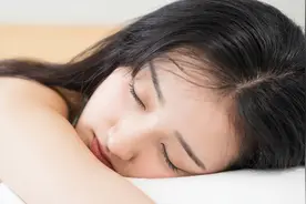 两亿人失眠无助，有人还会为睡觉交智商税丨Mr.Data图片