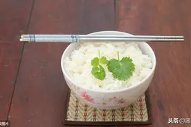 吃罢饭筷子怎么放，李商隐和朱元璋，各说各的，横竖不一样图片