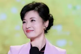 周涛：连续16年主持春晚，48岁离开央视，再婚后重获幸福图片