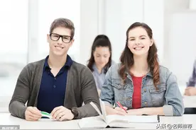 清华大学老师月薪多少？大学老师工资高吗？大学青年教师收入揭秘图片