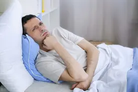 辗转反侧，难以入眠？长期失眠伤肝肾，睡前4步曲，睡眠很安稳图片