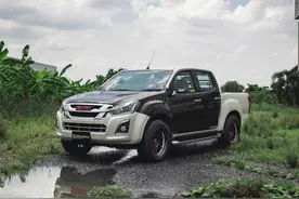 这款越野大皮卡，30年报废能进城，3.0T五十铃动力加持图片