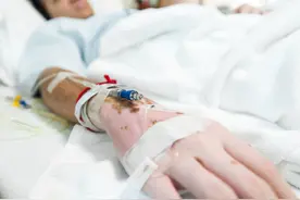 北京一确诊病例曾出现头痛呕吐等现象未报告，隔离期满与多名朋友聚集、聚餐图片