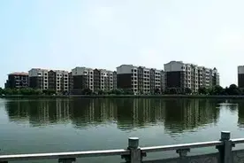 江西最牛的镇，建制全江西最大，2个火车站、1个机场、2个大学图片