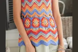 「钩编图解」多彩之字形和方块拼花小背心图片