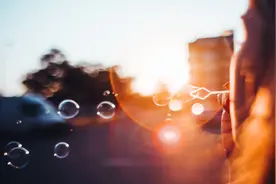 手机也能编程序？太炫酷了图片