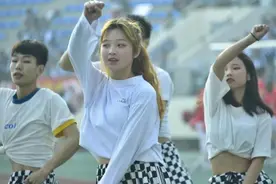 河南"超豪华"大学：坐拥"专属地铁线"，高颜值餐厅吃遍"网红美食"！图片