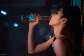 谢谢你牵我的手，即使我一无所有图片