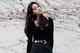 活跃在穿搭vlog的她，告诉我们如何用简单的服装，穿出美丽的自己图片